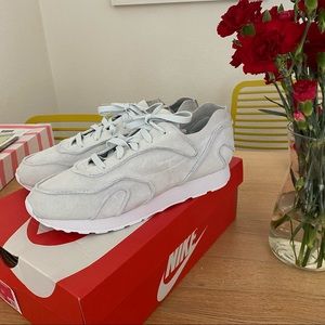 Nike EU 42 Outburst Deconstruct Sneakers NIB